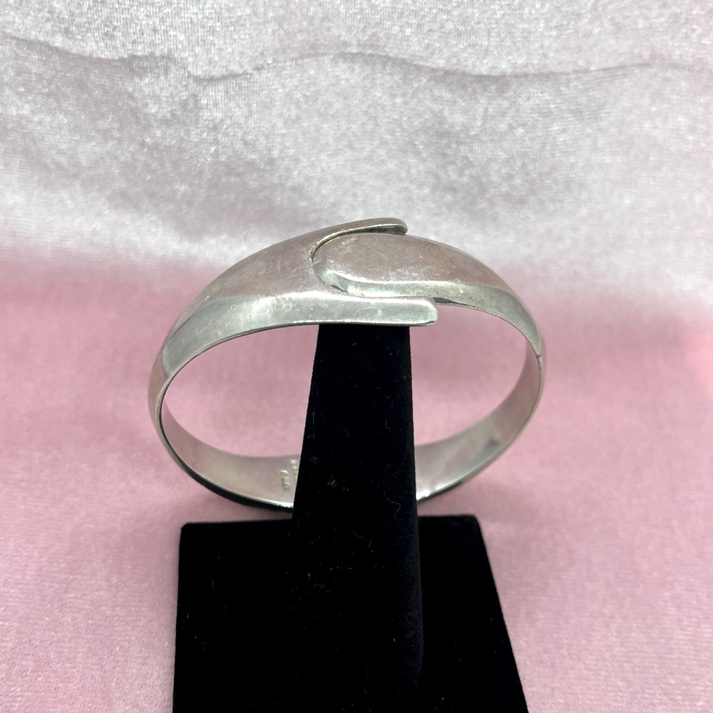 Minimalist Solid Silver Bangle Bracelet - image 5